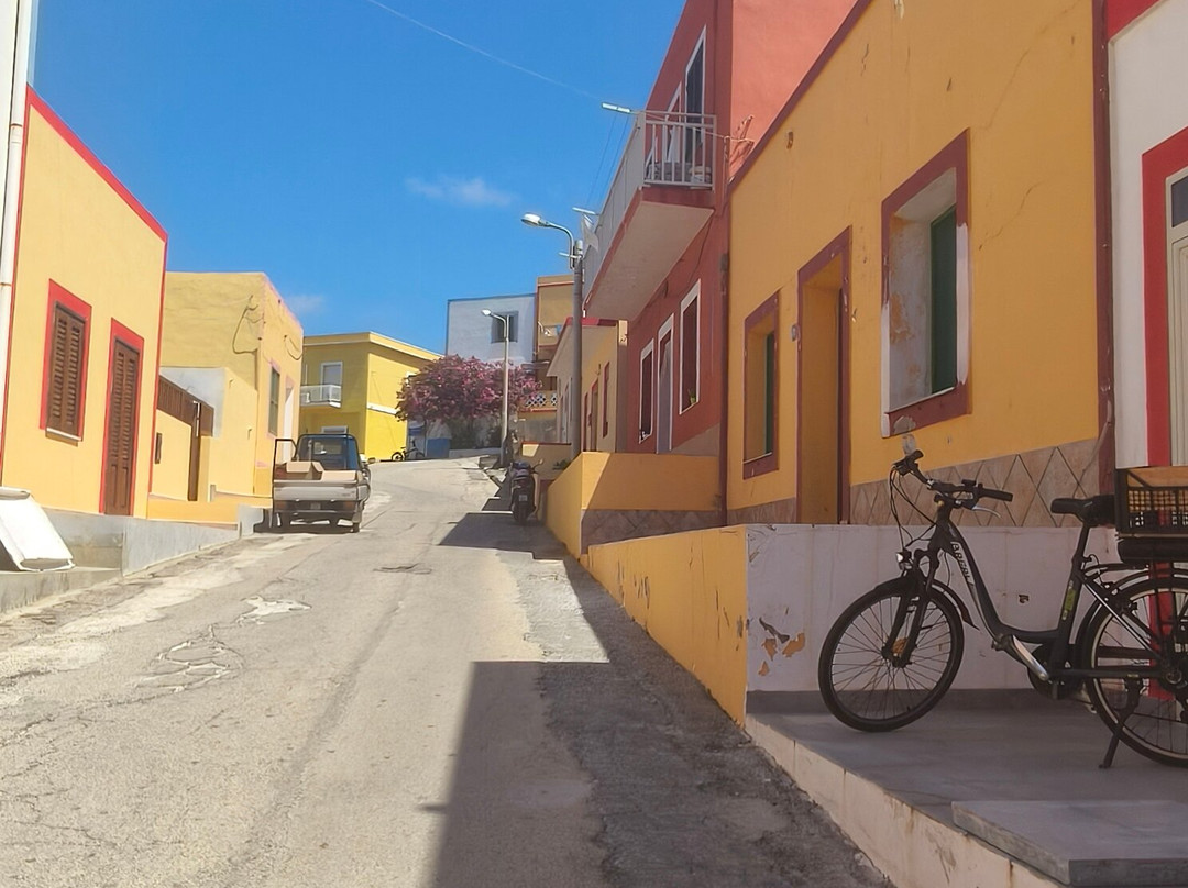 Noleggio Bike Elettriche e Scooter da IL Tedeschello-Linosa必去景点