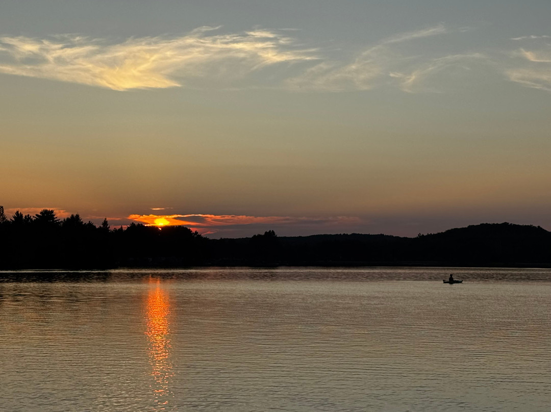 Round Lake酒店住宿-Algonquin's Edge Resort
