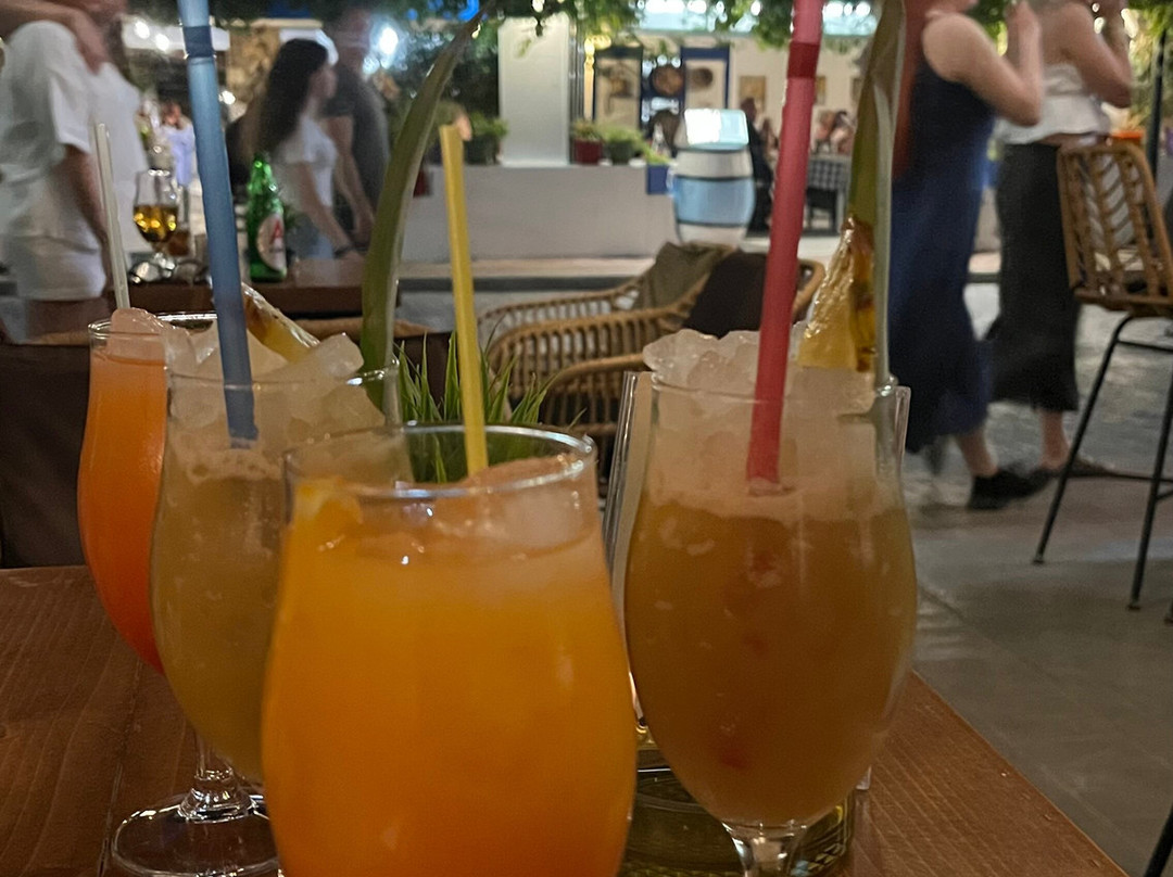 Mascotte Cocktail Bar-Tigaki必去景点