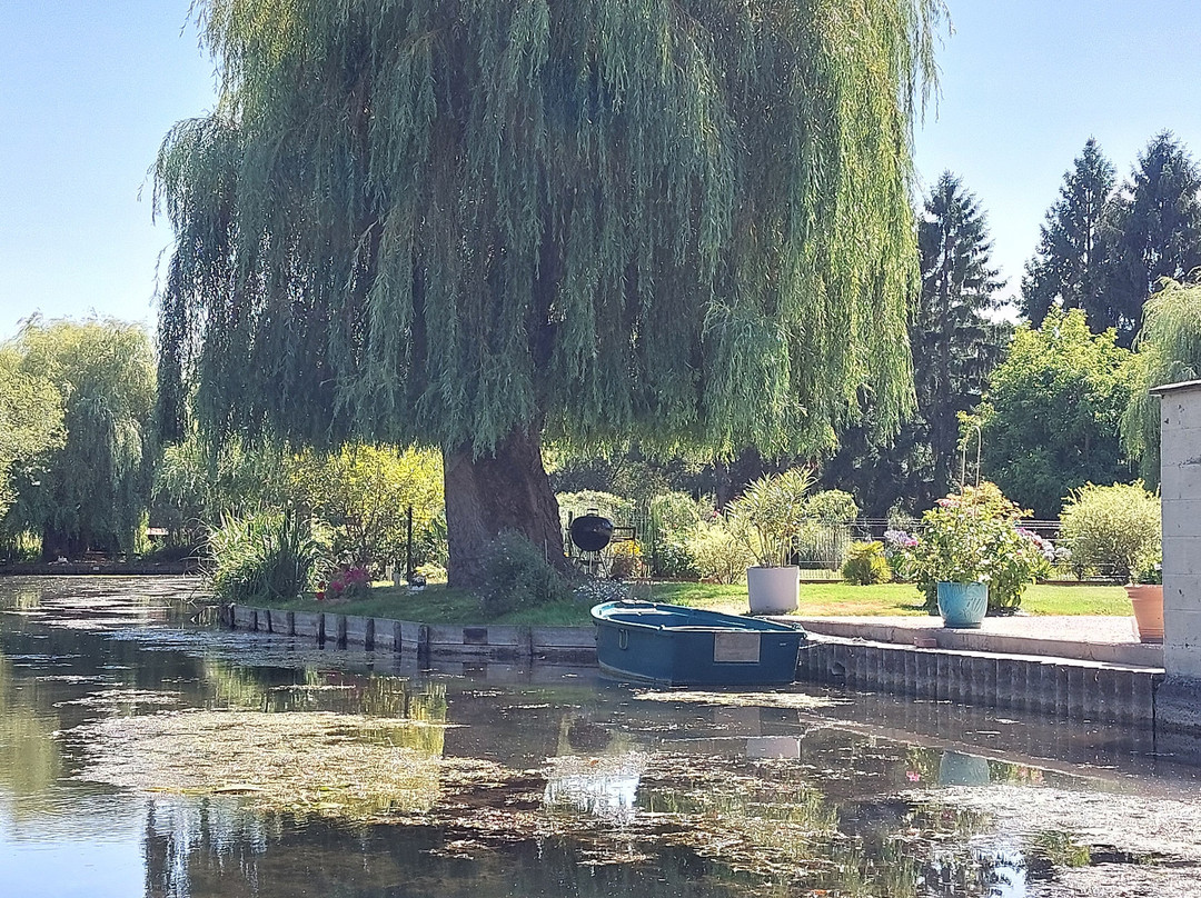 Barques des hortillonnages-亚眠必去景点