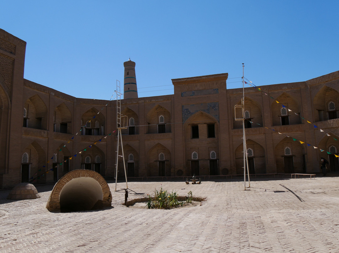 Qutlugh Murad Inaq Madrasah-希瓦必去景点