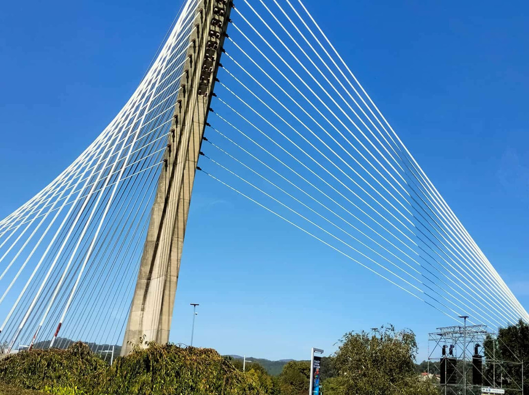 Puente de los Tirantes-邦特韦德拉必去景点