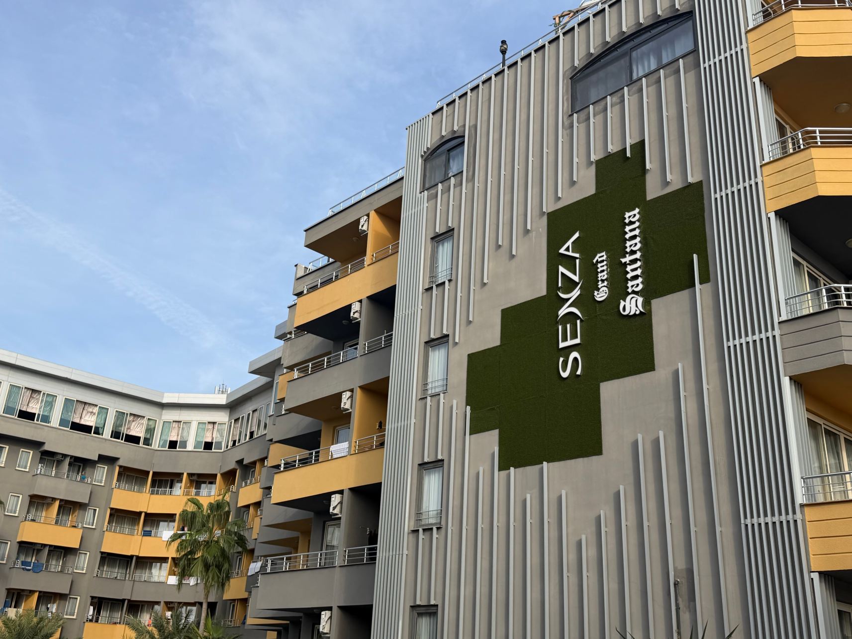 森萨大桑塔纳酒店-旅行者