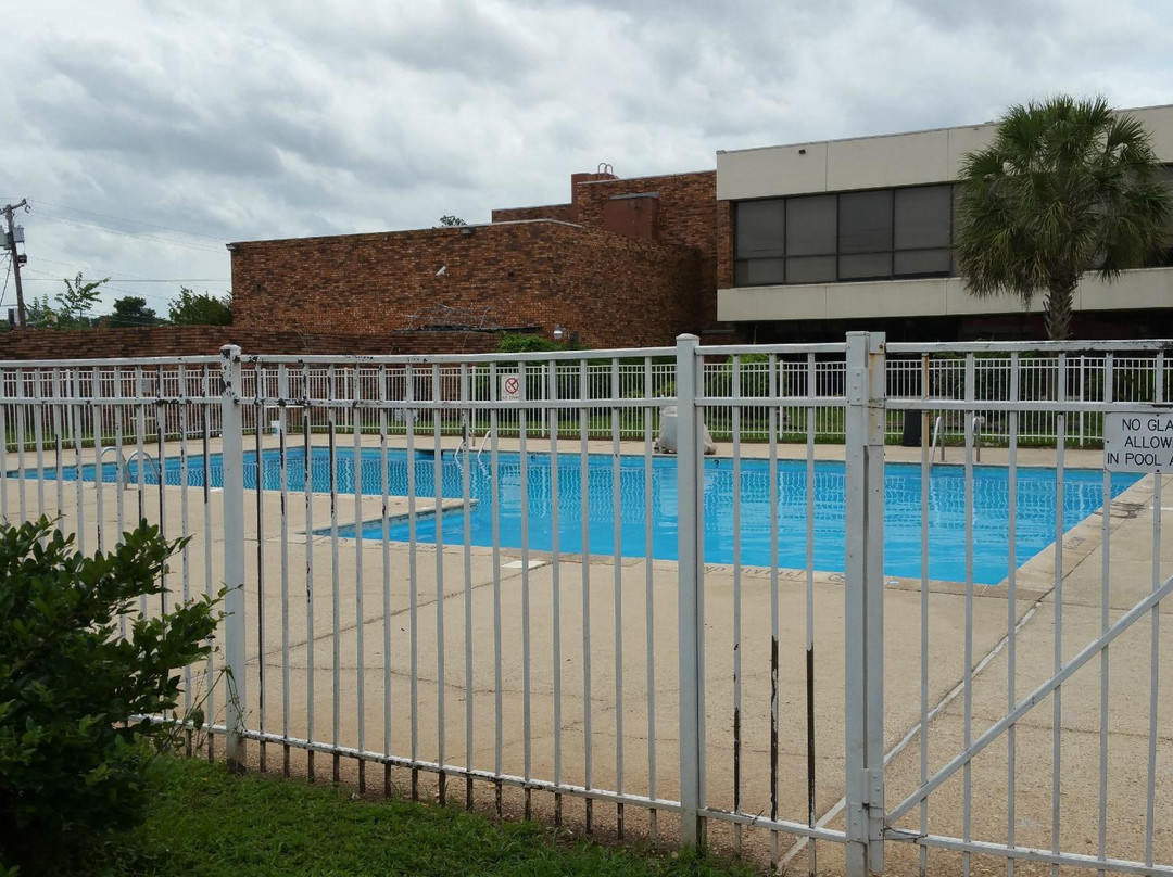 Econo Lodge Inn & Suites Alexandria