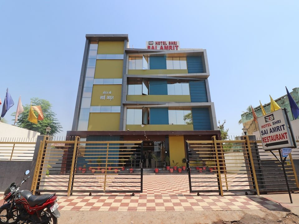 Capital O 30234 Hotel Shri Sai Amrit