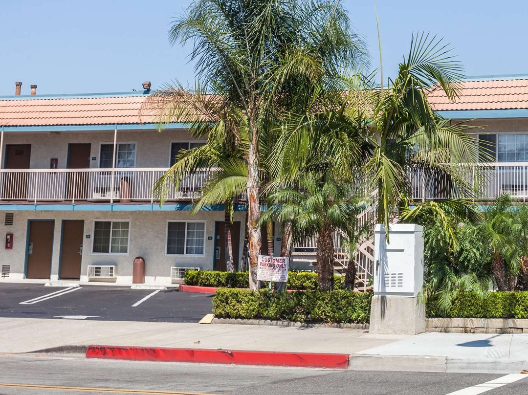 Travelodge by Wyndham Fullerton Near Anaheim