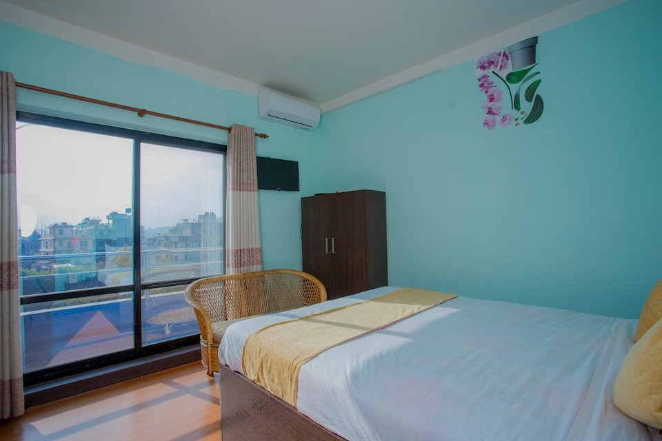 OYO 271 Hotel Golden Three