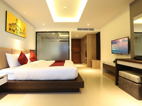 帕利帕斯芭东度假村主图