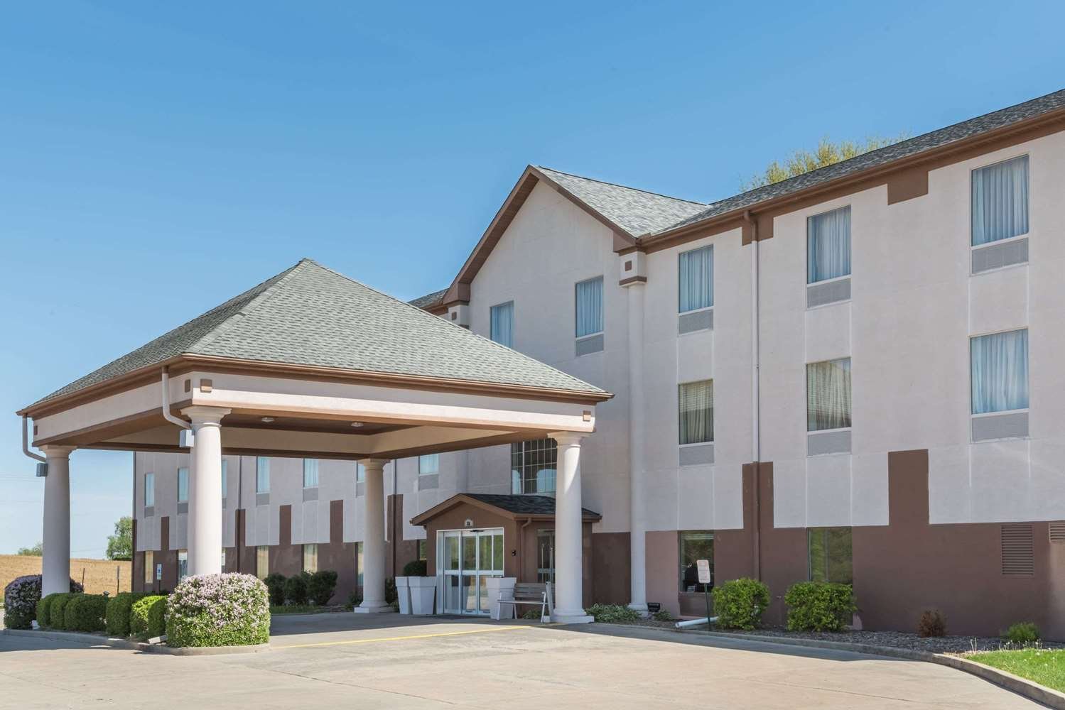 Seasons Inn & Suites  Highland-官方