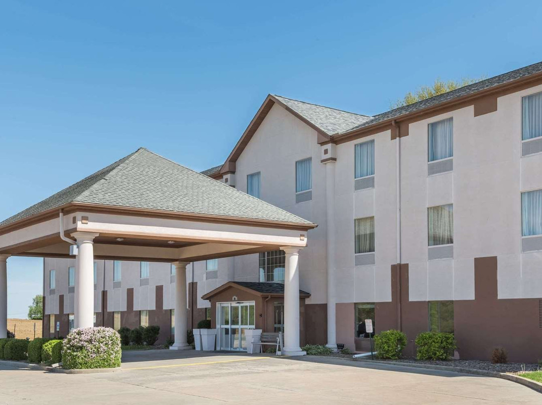 Seasons Inn & Suites  Highland主图