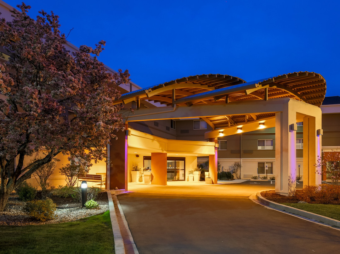 Elm Grove酒店住宿-Holiday Inn Express Milwaukee-West Medical Center by IHG