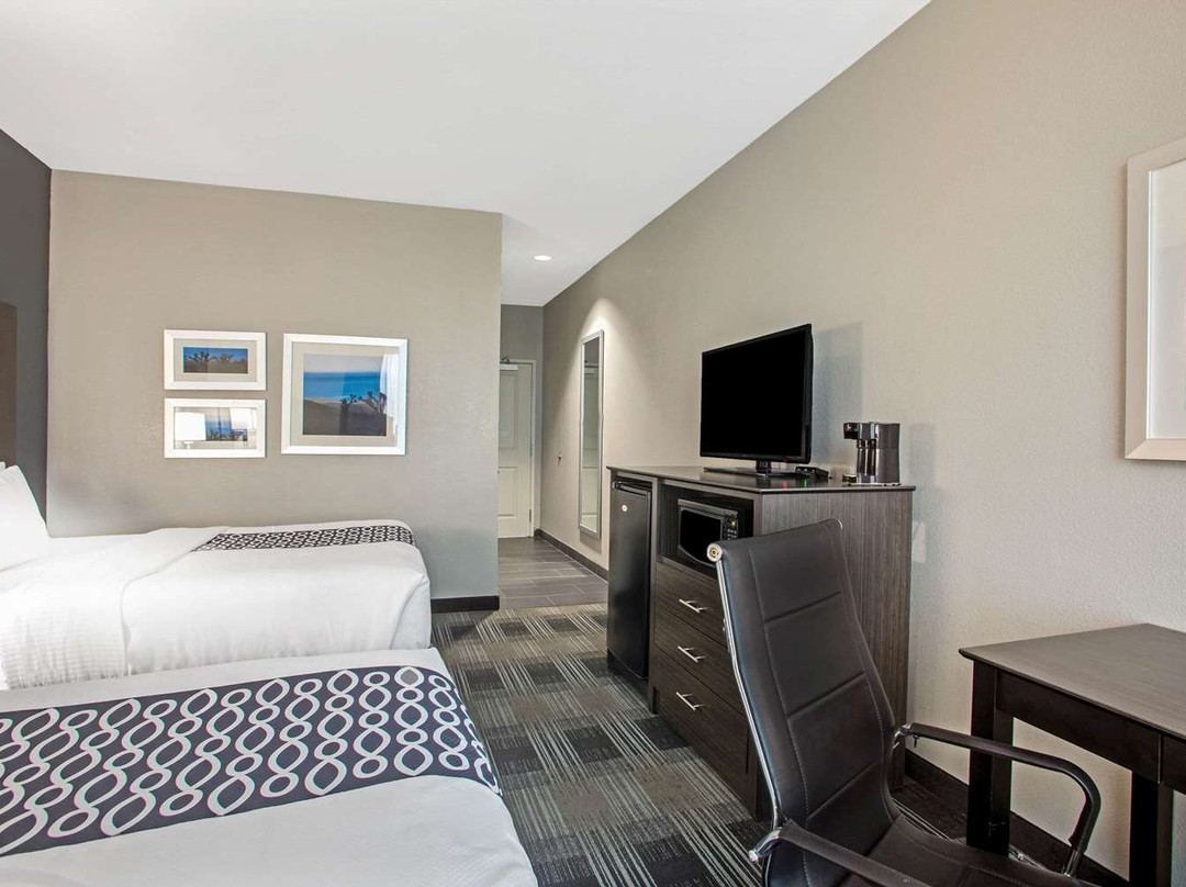 La Quinta Inn & Suites by Wyndham Victoria - South主图