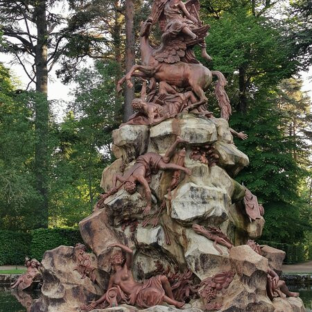 Fuente De La Fama-La Granja de San Ildefonso必去景点