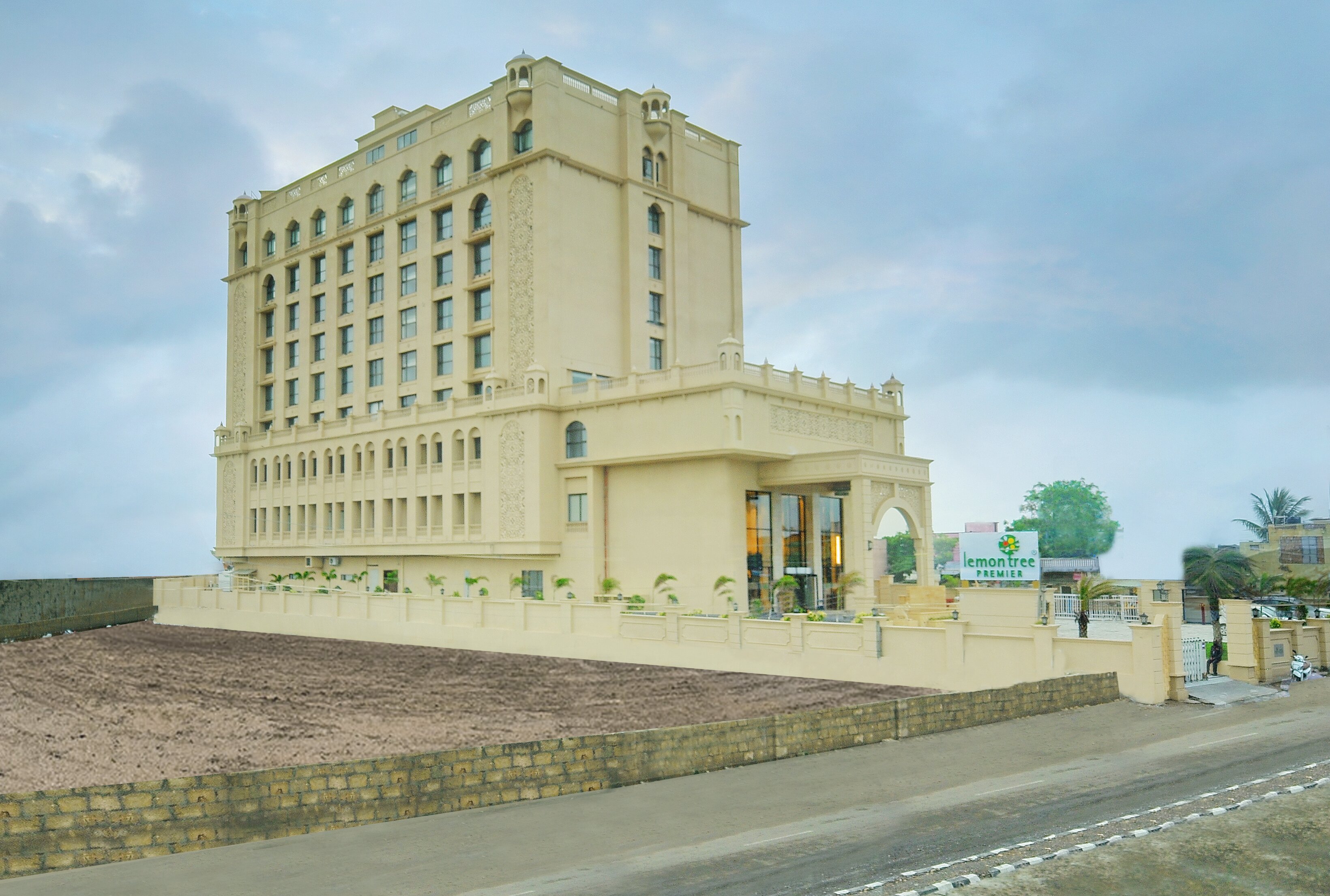 Lemon Tree Premier, Dwarka-官方