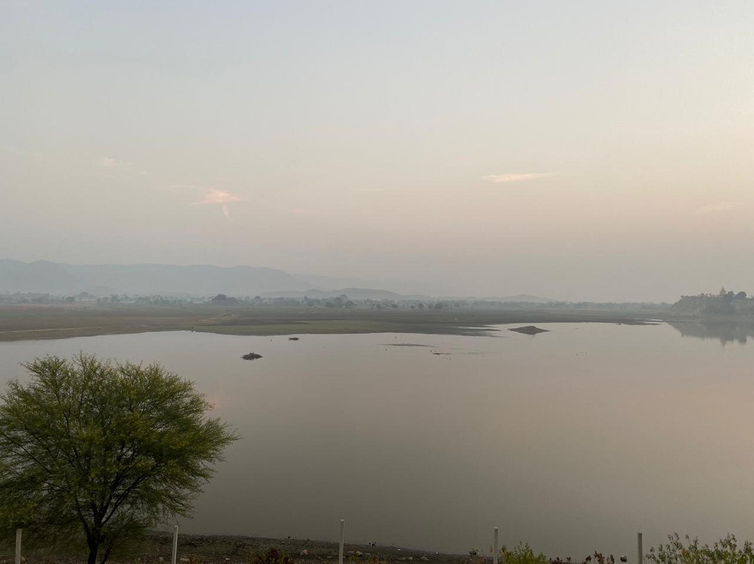 Neelkanth Forest Retreat主图