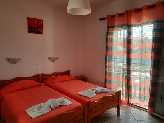 Nafsika and Dionyssos at Rainbow主图