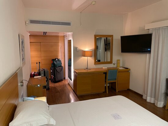 阿里恩滩酒店主图