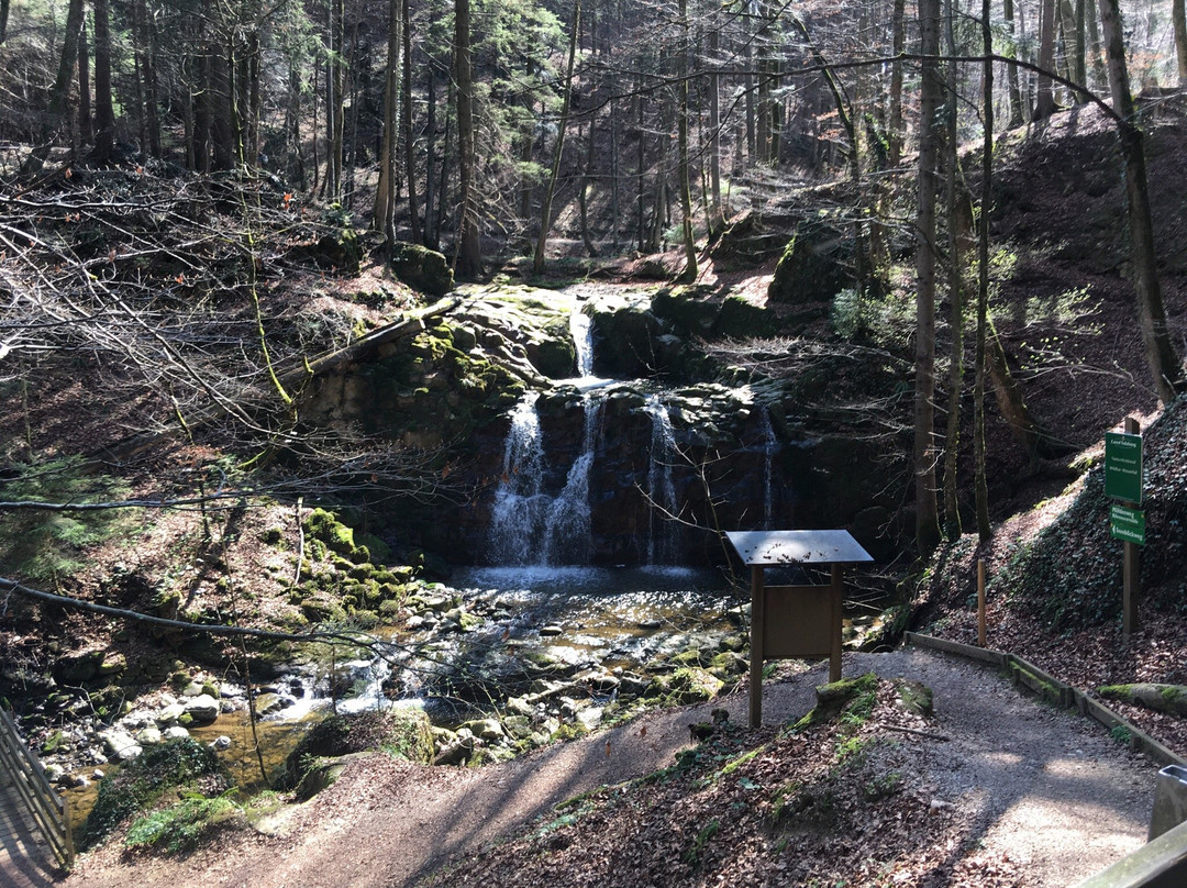Wildkar Waterfall-湖瀚姆必去景点