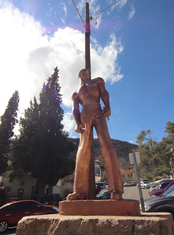 Virile Copper Miner Statue景点图片