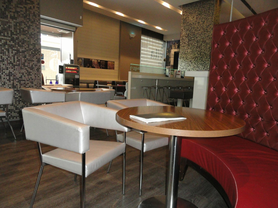 Llora餐馆和美食-Kick-Off Luxury