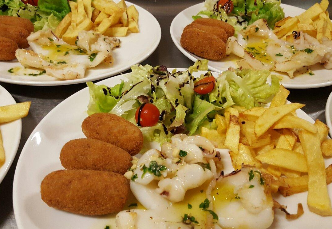 Almenar餐馆和美食-El Cau