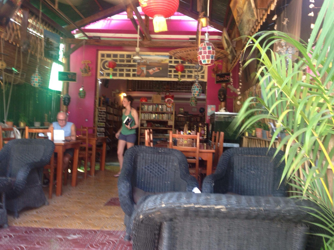 Q&A Book Cafe-西哈努克必去景点