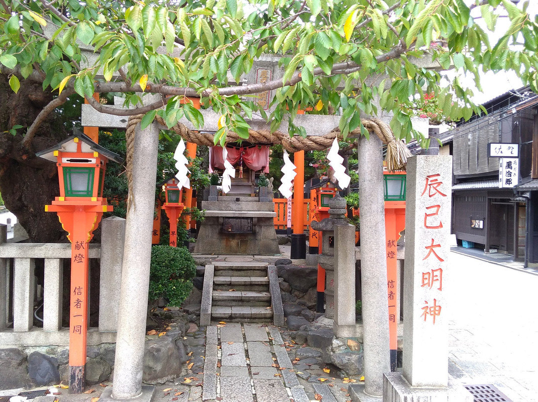 Tatsumi Daimyojin Shrine景点图片