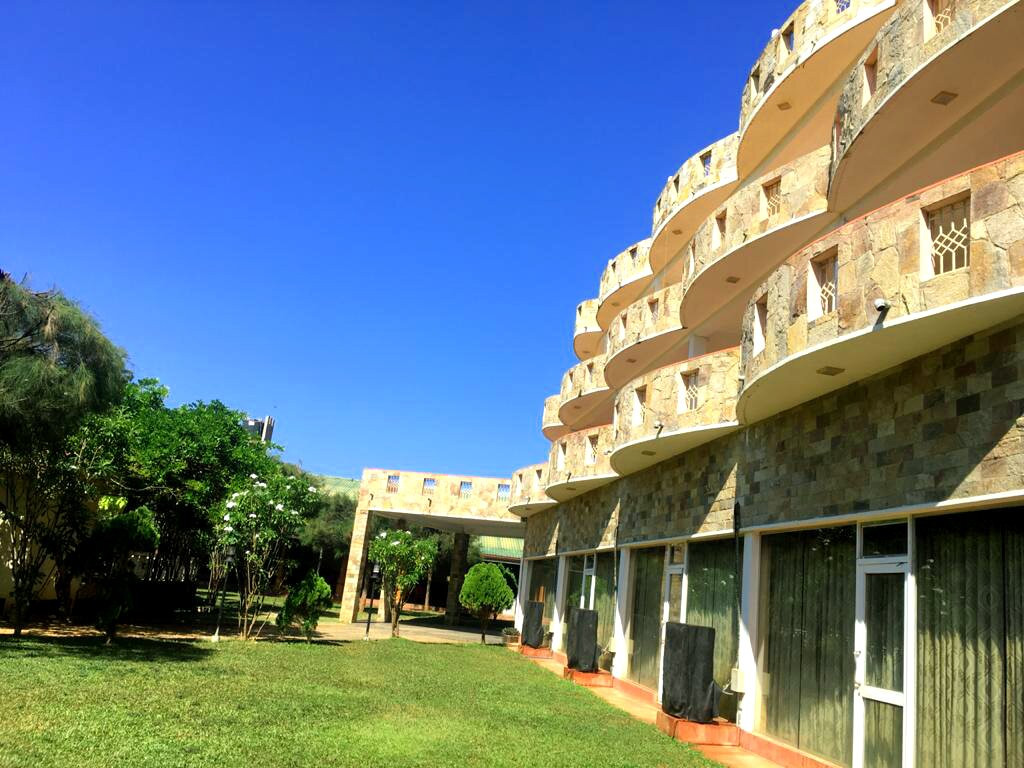 池拉城市酒店主图