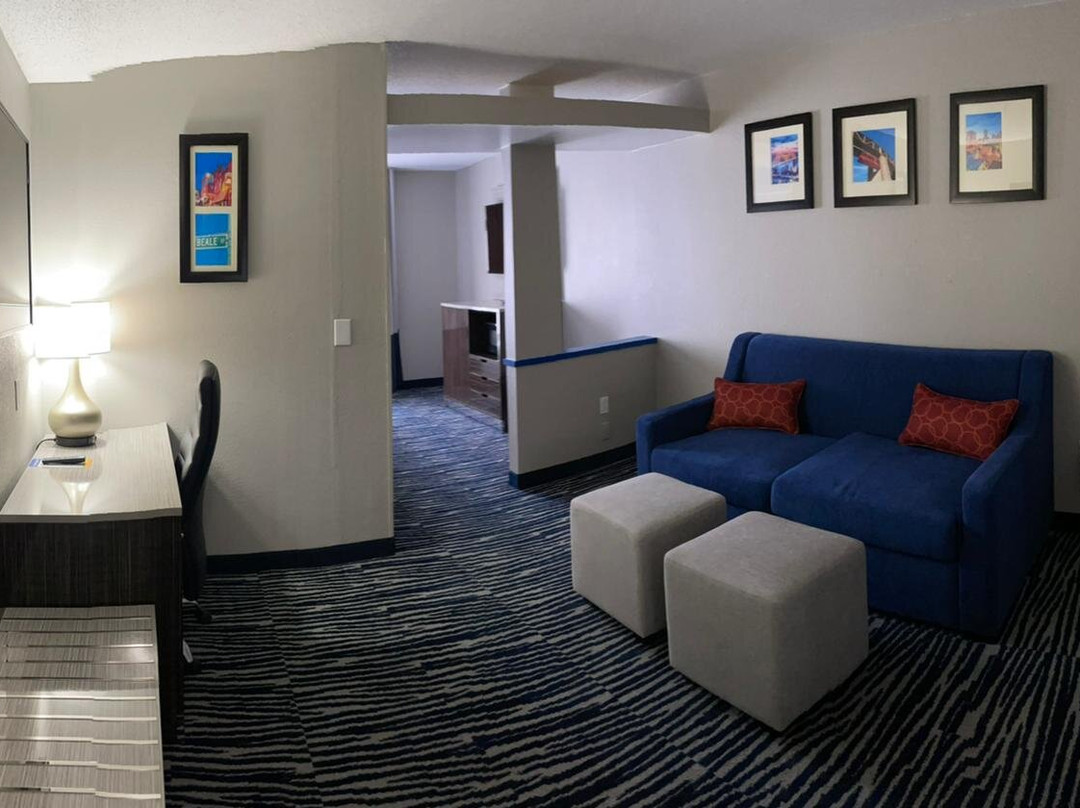 Comfort Inn & Suites主图