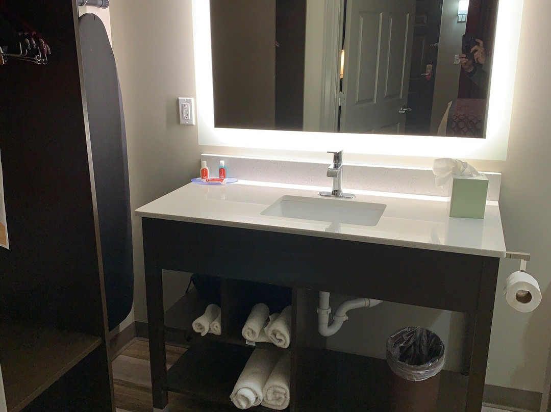 Days Inn & Suites by Wyndham Bowling Green主图