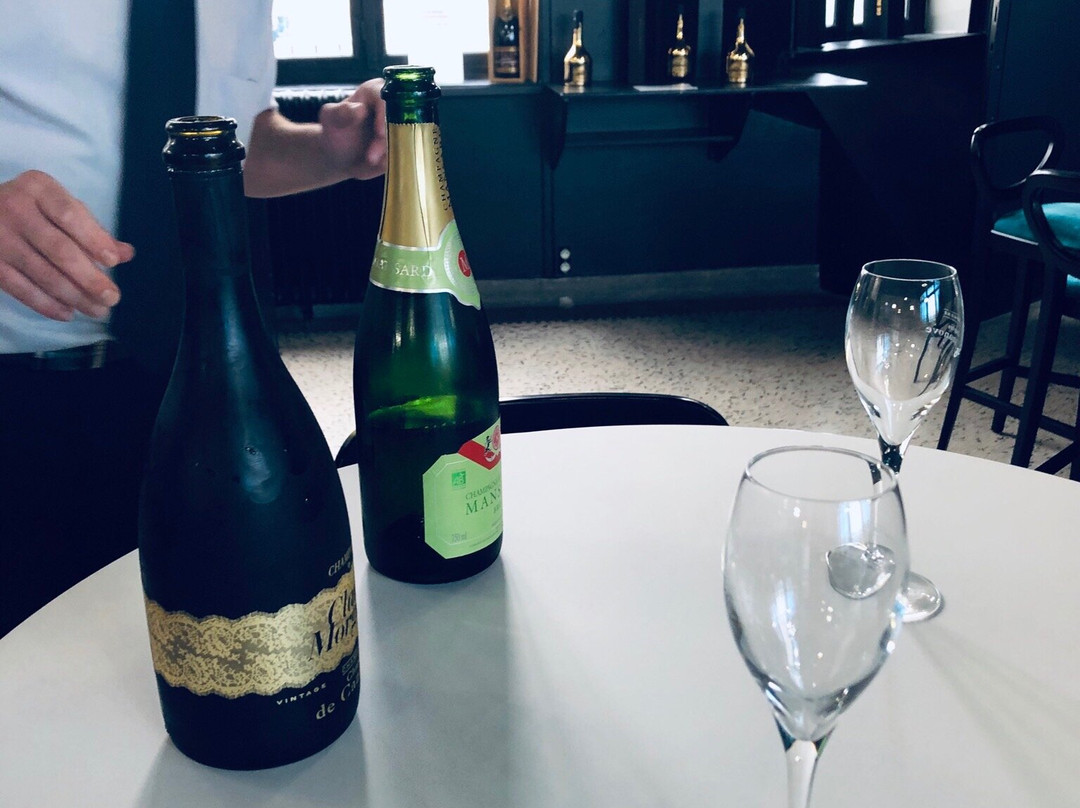 Champagne Charles de Cazanove-兰斯必去景点