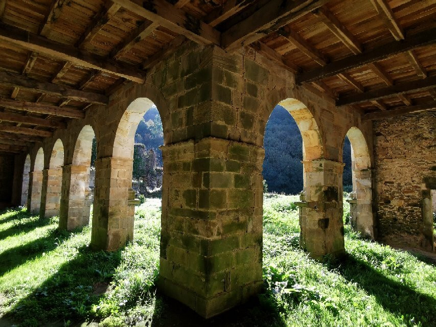 Monasterio de Santa María la Real de Obona景点图片