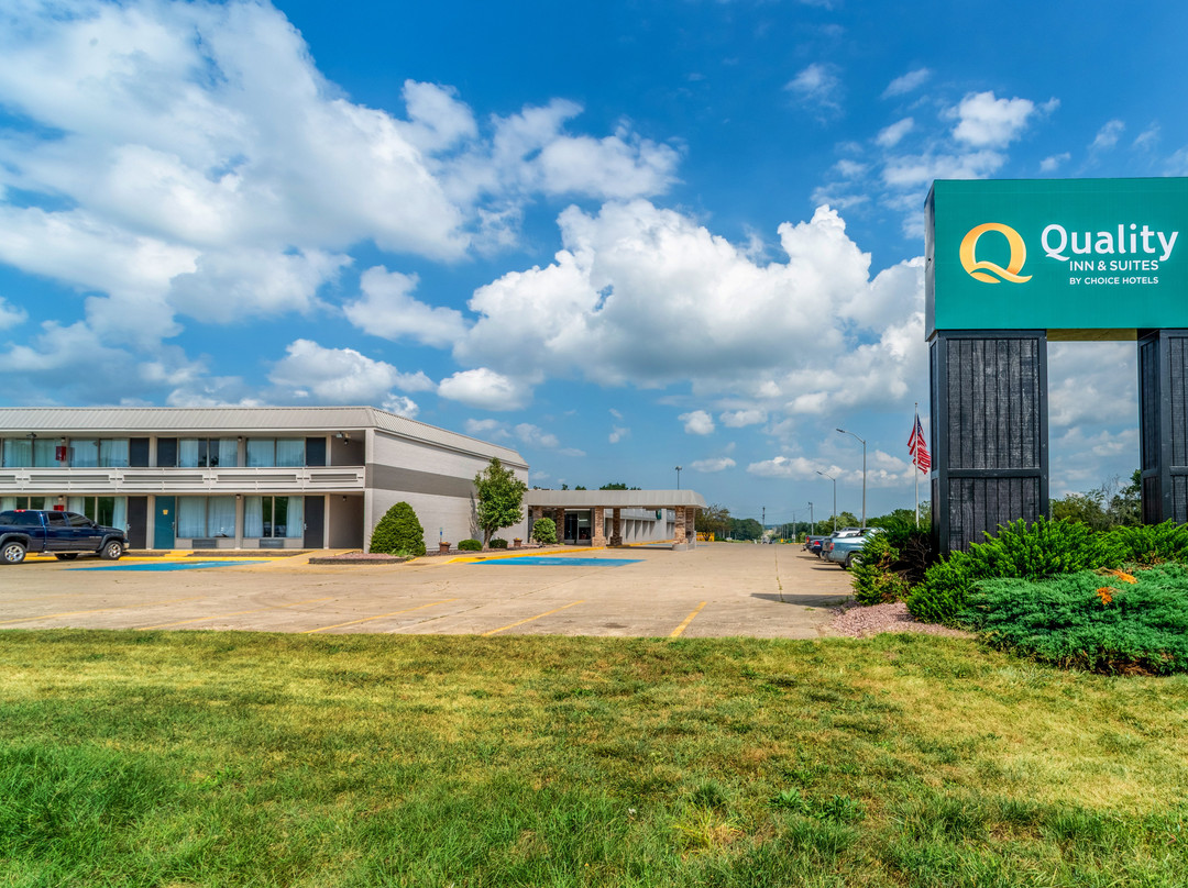 Quality Inn & Suites Vandalia Near I-70 and Hwy 51主图