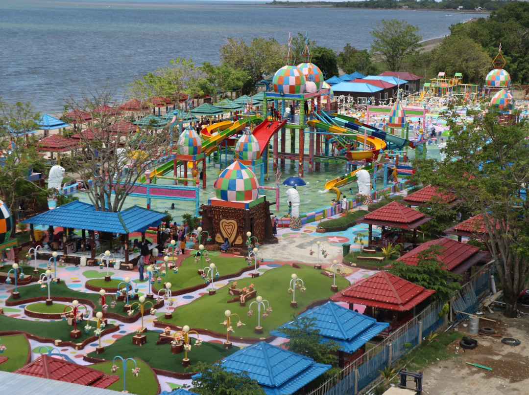 Penginapan Wisata Pantai Topejawa