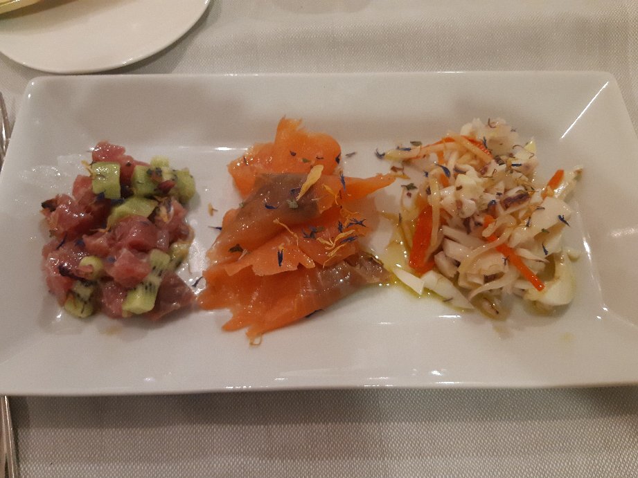 Cosmopolitan Business Hotel-官方