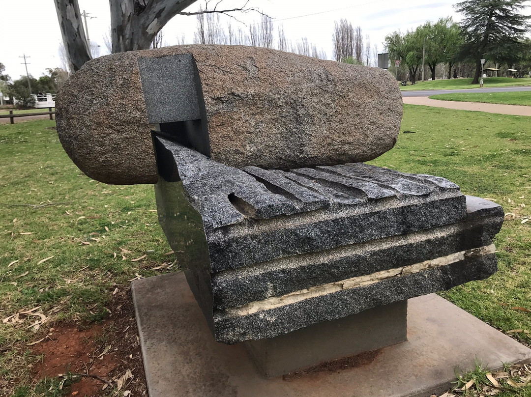 Centenary Sculptures at IOOF Park景点图片