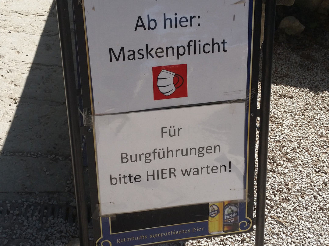 雷本斯汀布格酒店主图