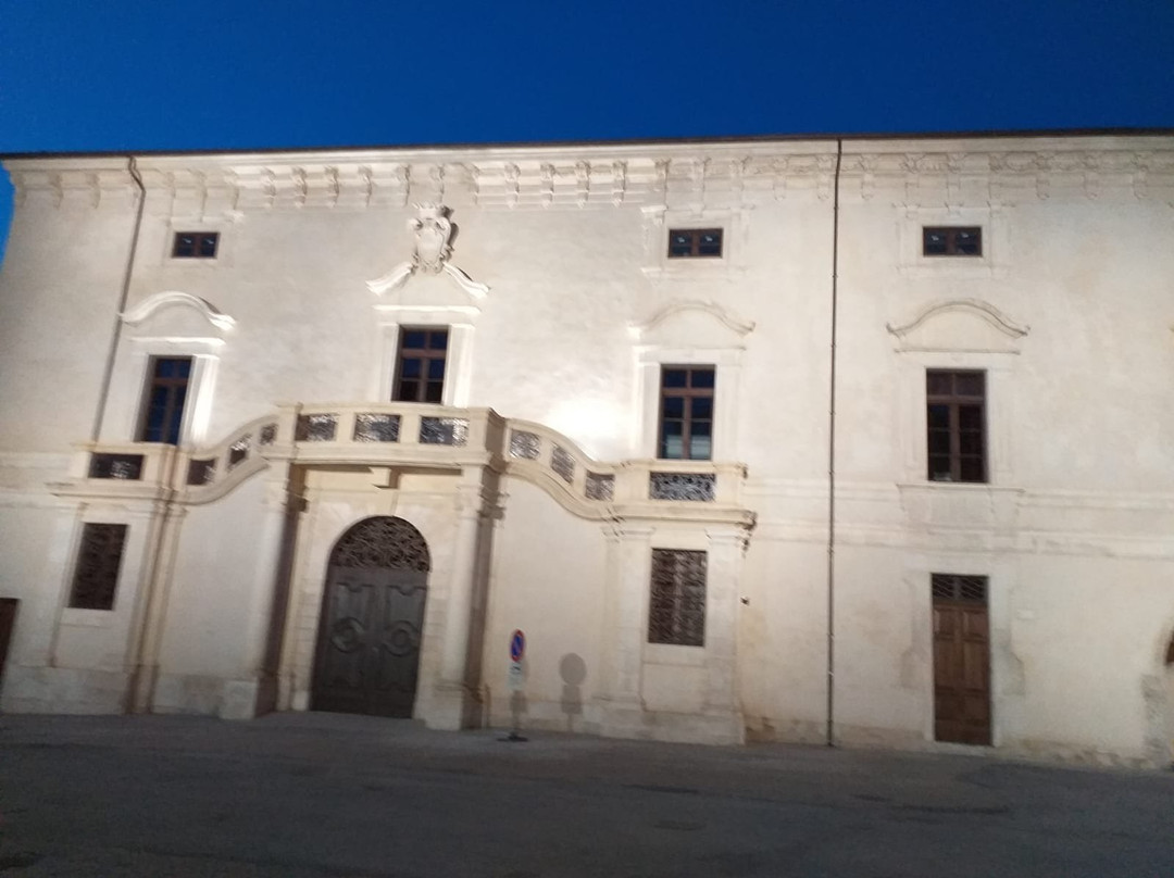 Palazzo Ardinghelli-拉奎拉必去景点