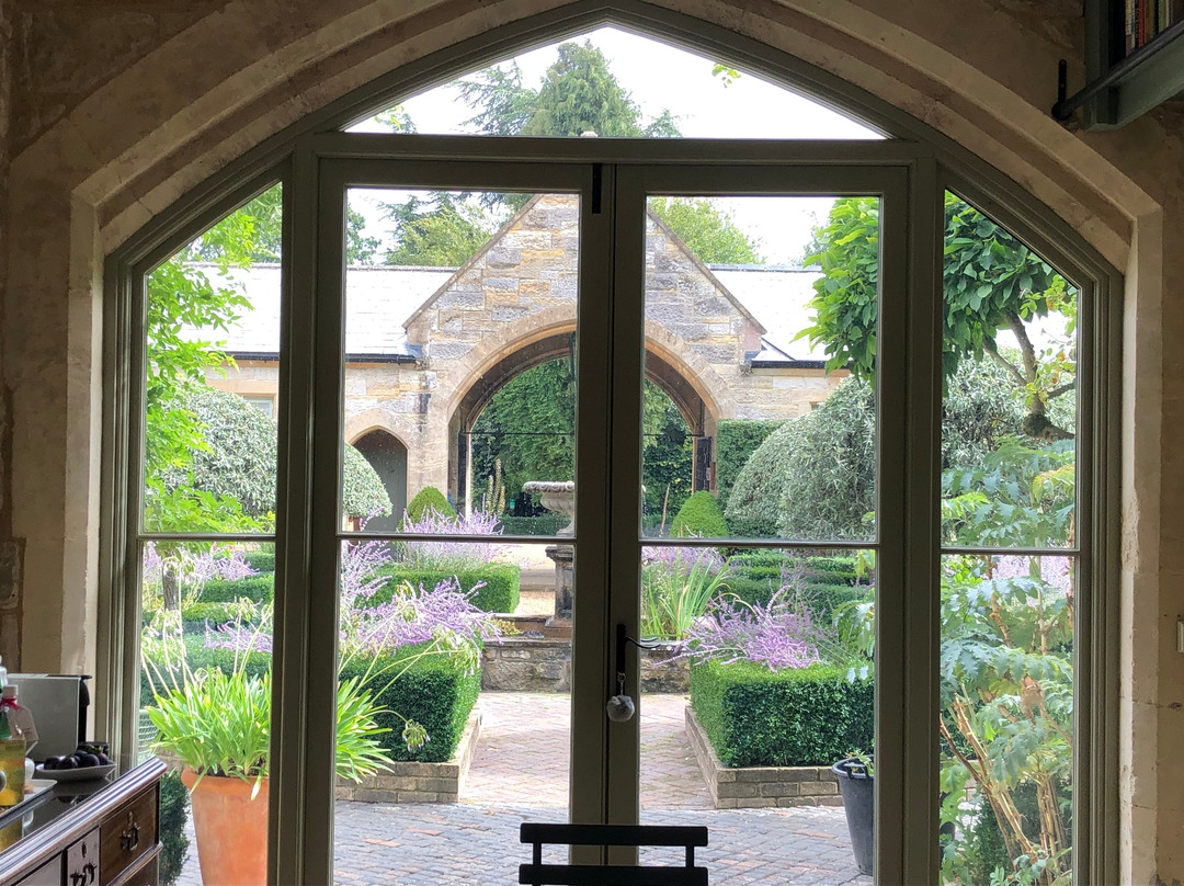 Capel Courtyard B&B主图