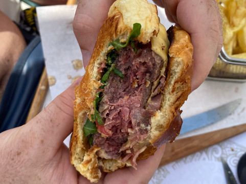 Bedroom Beach Club-晴滩必去景点