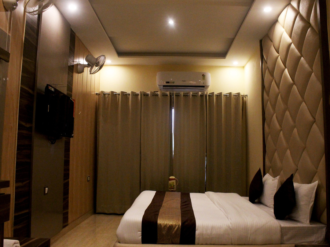 Hotel Ganga Heights主图