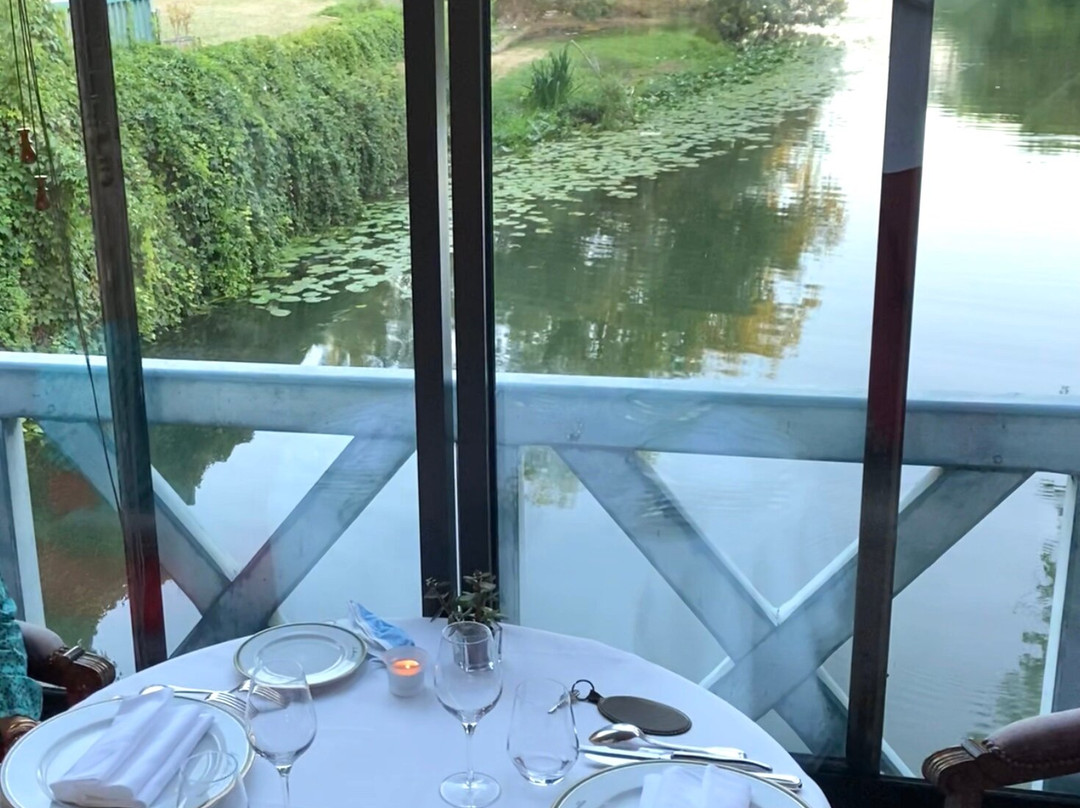 库奈尔磨坊酒店主图