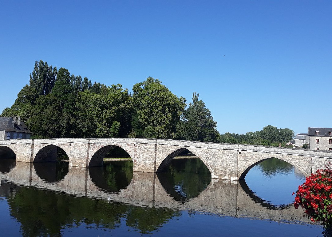 Vieux Pont Bridge景点图片