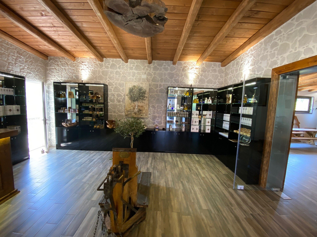 The Governor's Olive Mill-Agios Matheos必去景点