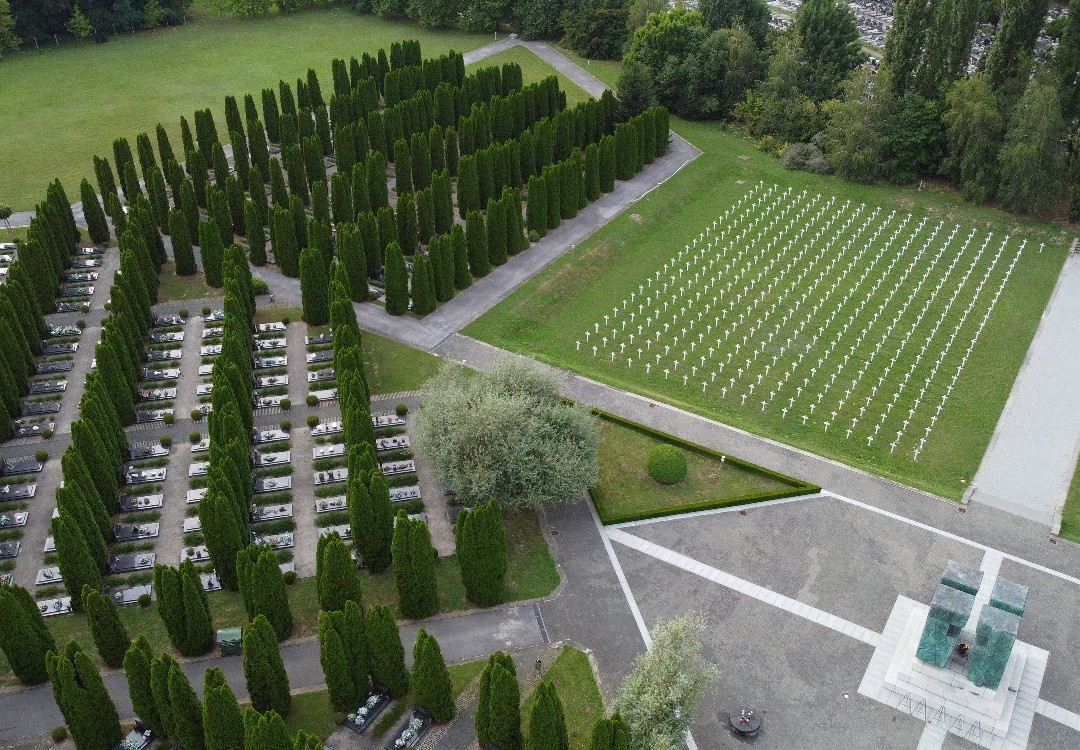 Memorijalno Groblje Vukovar-武科瓦尔必去景点