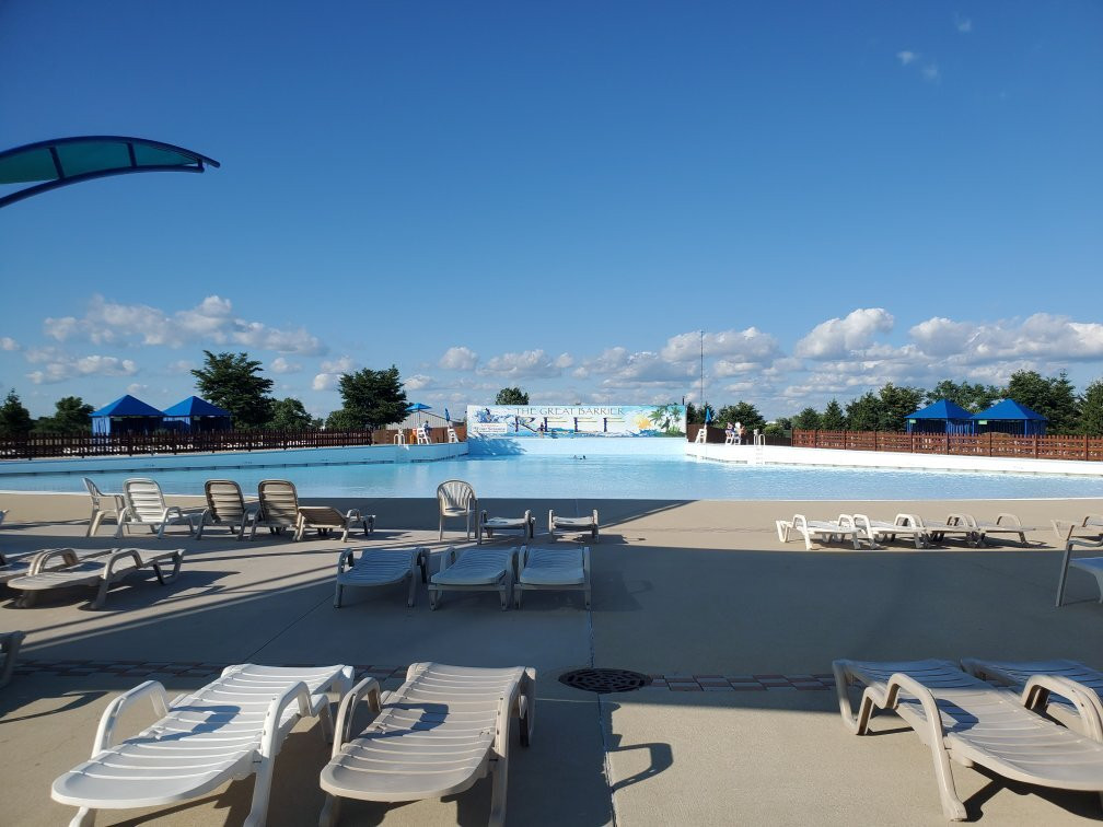 Raging Waves Waterpark-Yorkville必去景点