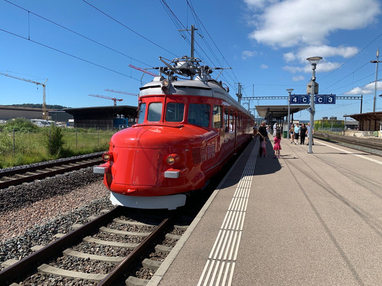 Brunchfahrt im Roten Doppelpfeil-苏黎世必去景点