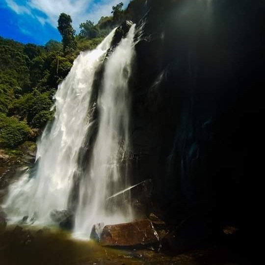 Bomburu Ella Waterfall-奴娃拉伊利雅必去景点