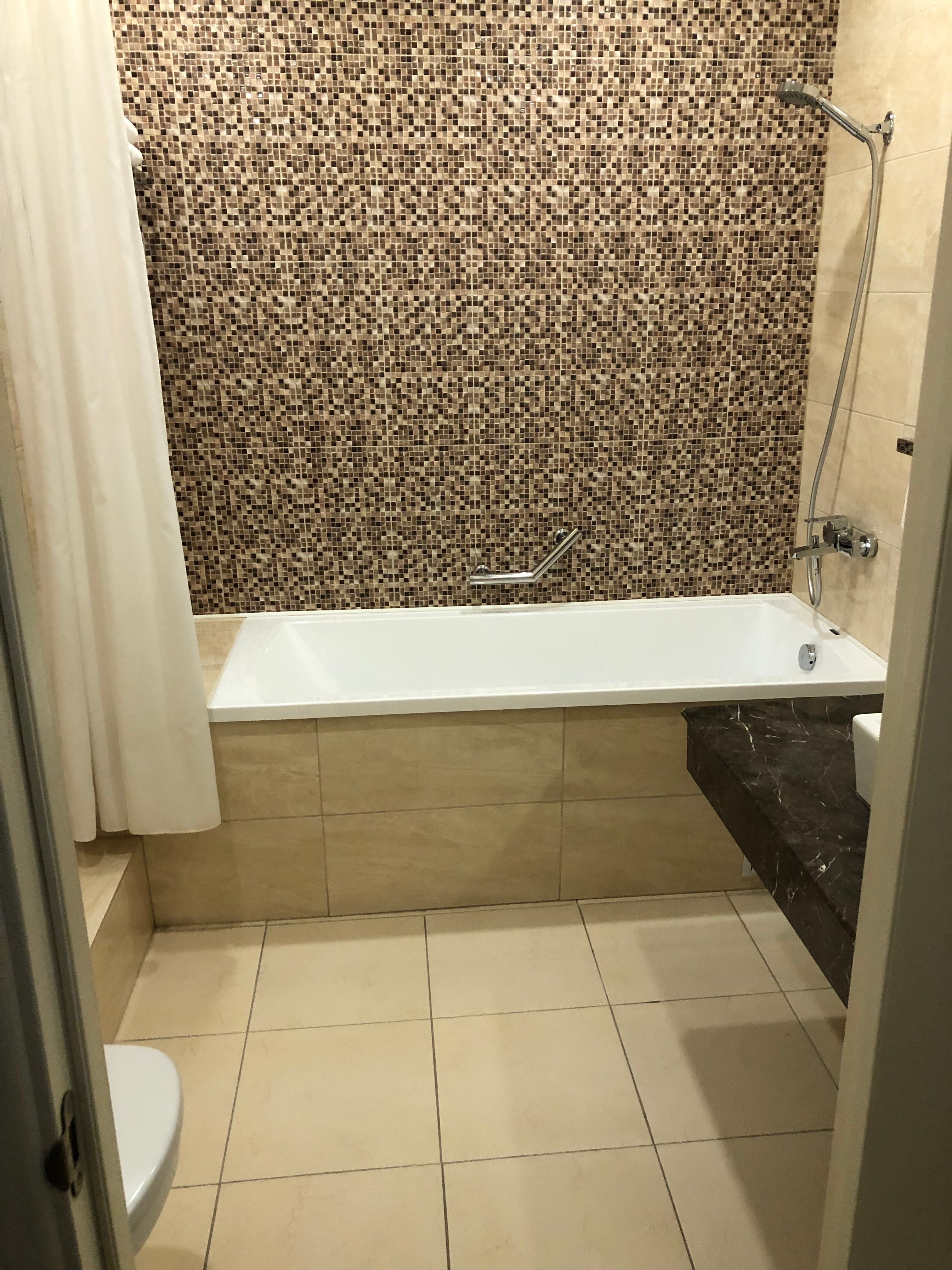 Bristol Central Park Hotel-浴室