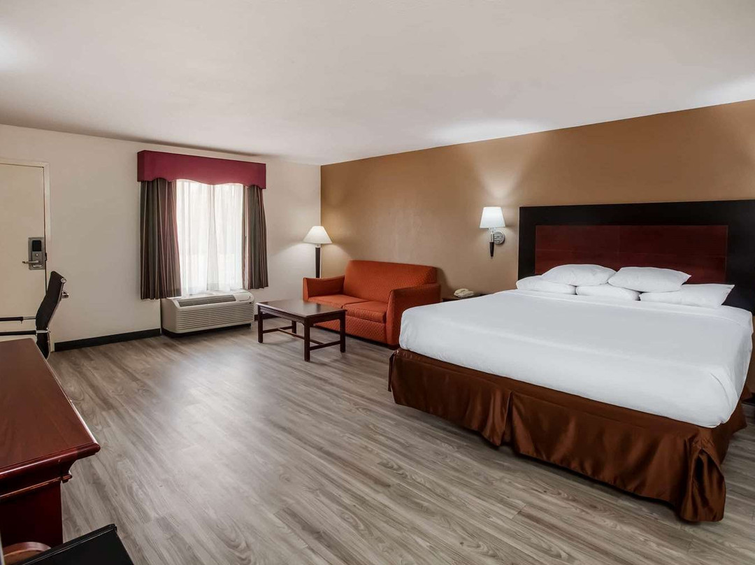 Days Inn & Suites by Wyndham Tyler主图